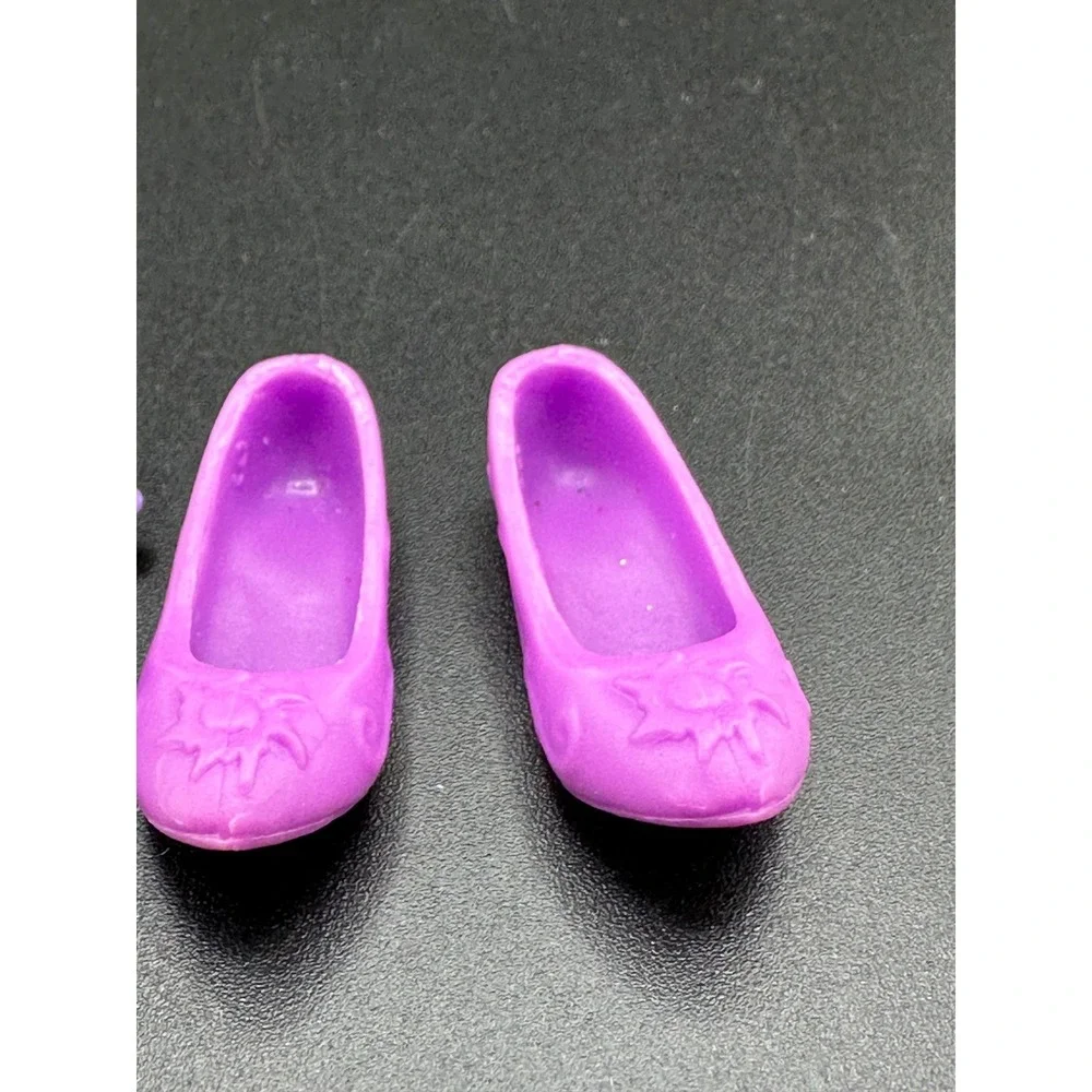 Rapunzel doll Disney replacement shoes and hair clip fashion doll size